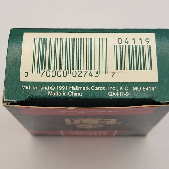 Hallmark Keepsake 1991 FABULOUS DECADE Series raccoon Christmas Ornament - Picture 9 of 11